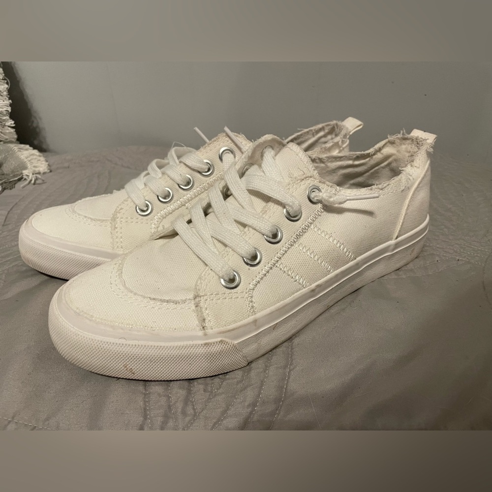 Jelly Pop White Canvas Shoes, Size 7.5